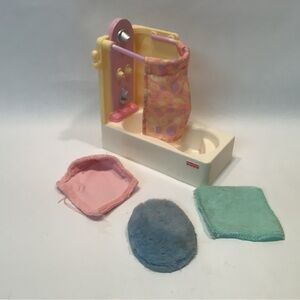 2006 Fisher Price Loving Family Shower Bathtub Combo Shower Curtain Rug Towels